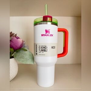 🎉LAST PIECE🎉 Stanley 40oz. Quencher H2.0 FlowState Tumbler White Neon